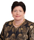 A headshot of Amy Thompson