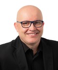 Headshot of Mariusz Nowak